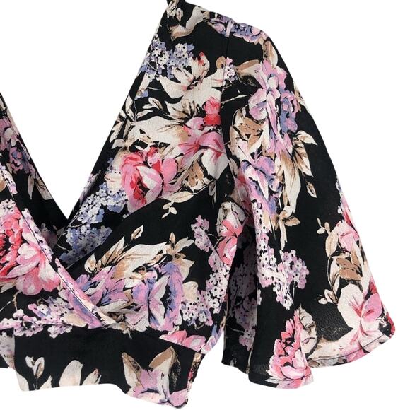 Band of Gypsies Black Floral Boho Cottagecore Wide Flutter Sleeve Crop Top - Picture 4 of 6